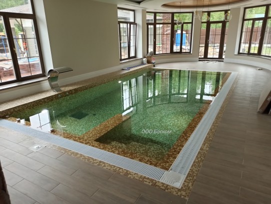 Переливной бассейн с подводными жалюзи (7х3,6х1,1-1,6)