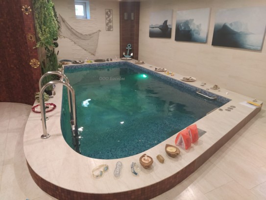 Плавательный бассейн 