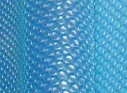 Покрывало плавающее Del из рулона шир. 4м для бассейна, 1 м.пог. Покрывало плавающее Del из рулона шир. 4м для бассейна, 1 м.пог.
