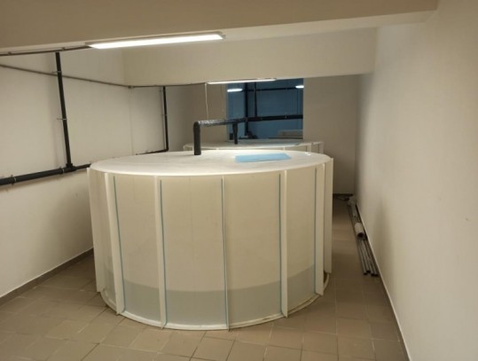 Емкость переливная 3000л. из пластика с верхней крышкой, круглая Ф1,8(1,6)х1,5м Емкость переливная 3000л. из пластика с верхней крышкой, круглая Ф1,8(1,6)х1,5м