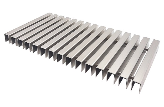 Решетка для бассейна переливная из нержавеющей стали шириной 180-244мм