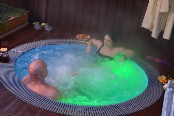 Бассейн СПА переливной 