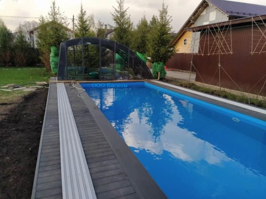Бассейн из полипропилена (10х4) с павильоном и с автоматическими жалюзями. Бассейн из полипропилена (10х4) с павильоном и с автоматическими жалюзями.